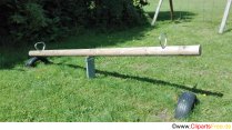 Seesaw na ebe egwuregwu - foto maka ụlọ akwụkwọ ọta akara na ụlọ akwụkwọ